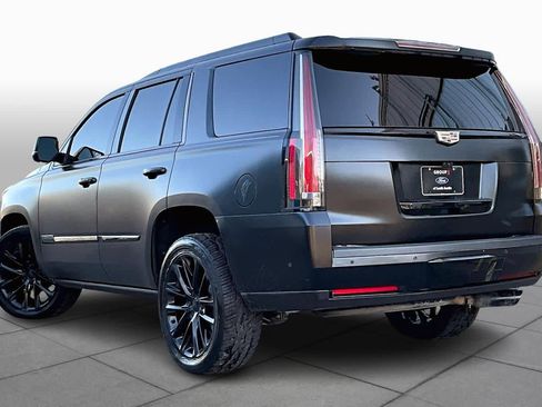 Used 2020 Cadillac Escalade Luxury image 10
