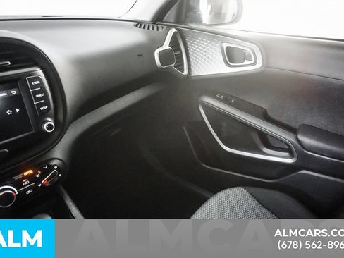 Used 2025 Kia Soul LX w/ LX Technology Package FWD image 32