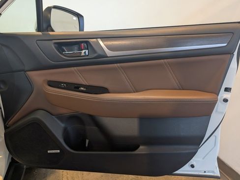 Used 2017 Subaru Outback 3.6R Touring w/ Popular Package #5A image 29