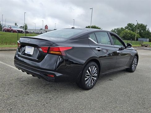 New 2025 Nissan Altima 2.5 SV image 13