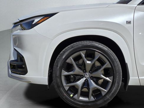 New 2026 Lexus TX 500h AWD image 21