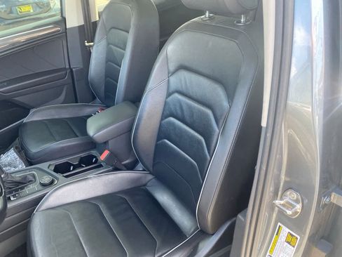 Used 2019 Volkswagen Tiguan SEL Premium AWD/4WD image 12