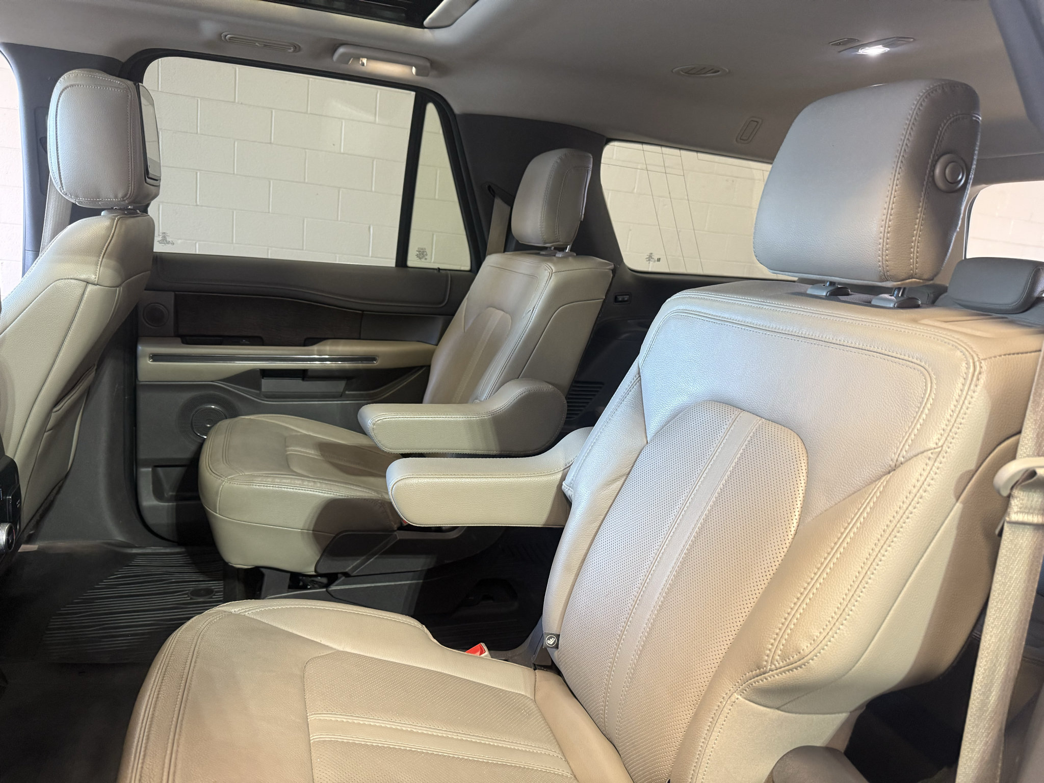 Used 2019 Ford Expedition Max Limited w/ Special Edition Package AWD/4WD image 18
