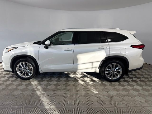 Used 2020 Toyota Highlander Limited AWD/4WD image 4