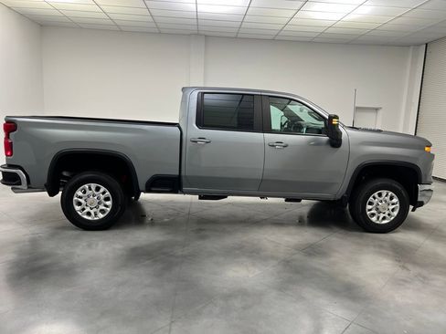 Used 2024 Chevrolet Silverado 2500 LT image 8