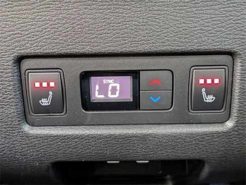 New 2026 Mitsubishi Outlander SEL image 17