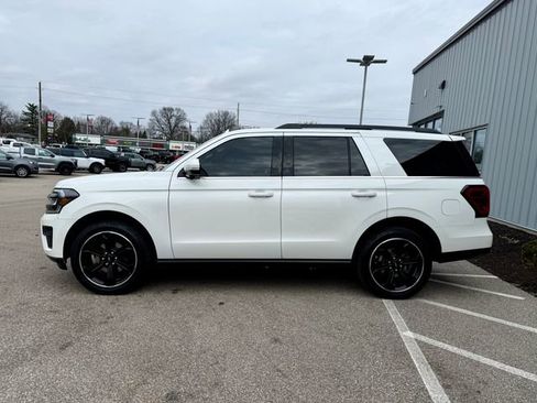 Used 2024 Ford Expedition Limited image 4