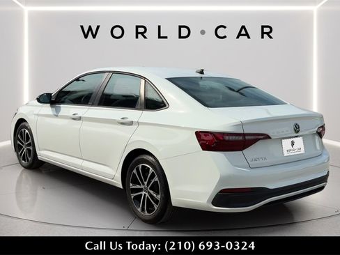 Used 2023 Volkswagen Jetta Sport image 5