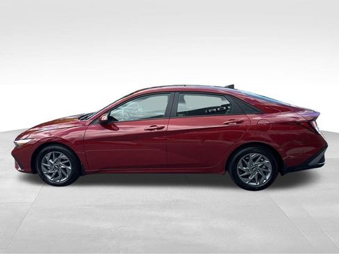 Certified 2024 Hyundai Elantra SEL FWD image 4
