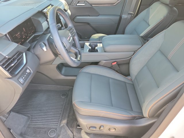 Used 2026 GMC Acadia AT4 w/ Luxury Package AWD/4WD image 12
