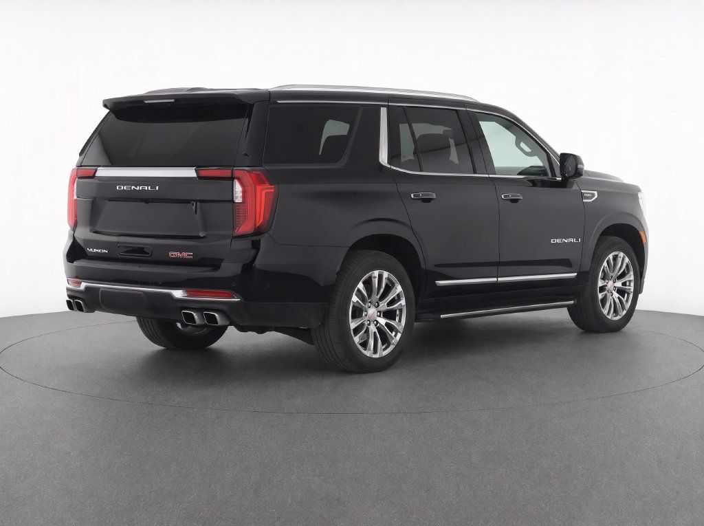 Used 2025 GMC Yukon Denali AWD/4WD image 4