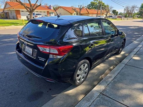 Used 2017 Subaru Impreza 2.0i image 3