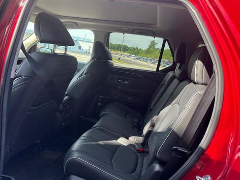 Used 2025 Honda Pilot Elite image 6