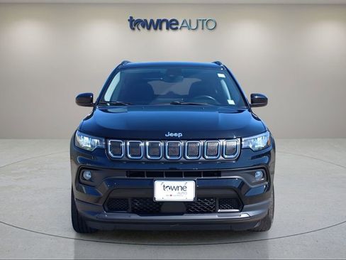Used 2022 Jeep Compass Latitude w/ Convenience Group AWD/4WD image 2