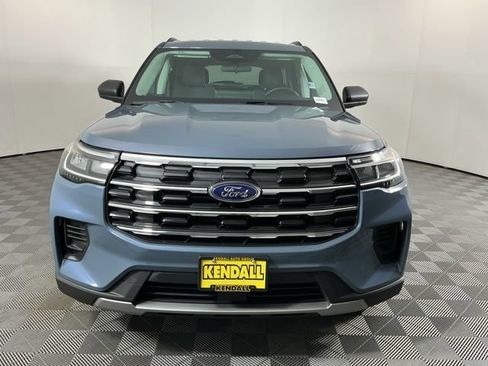 Used 2026 Ford Explorer Active AWD/4WD image 2