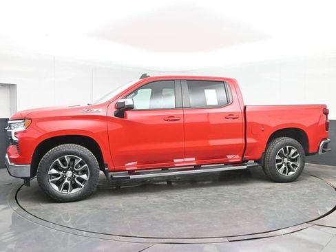 Used 2024 Chevrolet Silverado 1500 LT w/ Z71 Off-Road Package AWD/4WD image 11