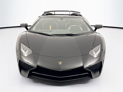 Used 2017 Lamborghini Aventador LP 750-4 Superveloce AWD/4WD image 2