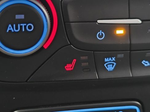 Used 2019 Ford Escape SE image 6