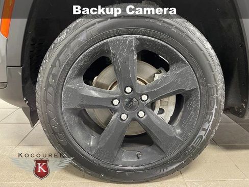 Used 2021 Jeep Grand Cherokee L Laredo image 8