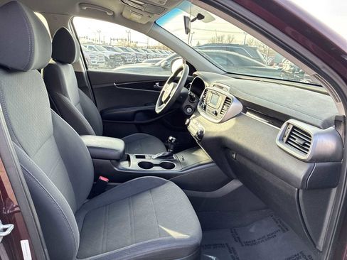 Used 2018 Kia Sorento LX AWD/4WD image 26