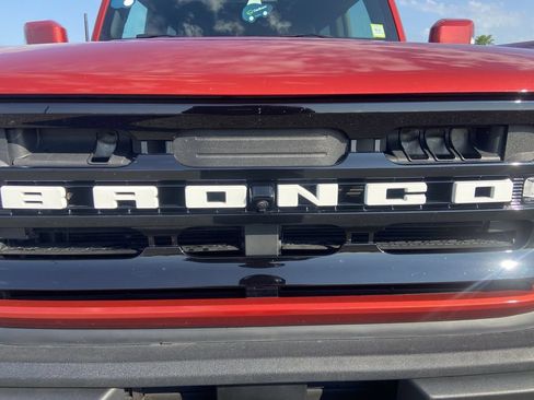 Used 2022 Ford Bronco Outer Banks w/ Sasquatch Package AWD/4WD image 31