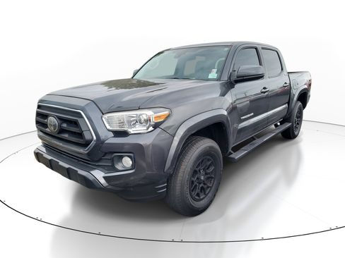 Used 2020 Toyota Tacoma SR5 image 3