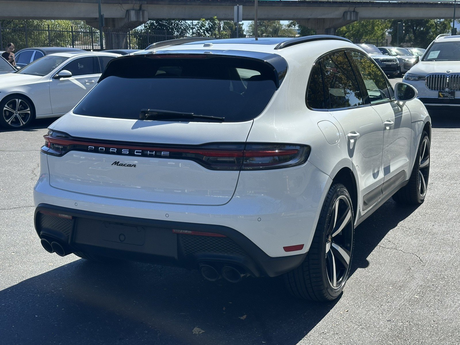 Used 2023 Porsche Macan AWD/4WD image 9