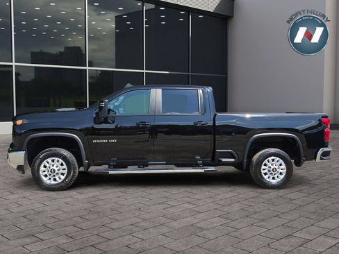 Used 2025 Chevrolet Silverado 2500 LT w/ Convenience Package AWD/4WD image 2