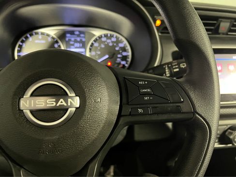 Used 2025 Nissan Kicks Play S image 18