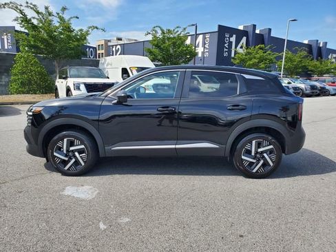 Certified 2025 Nissan Kicks SV FWD image 7