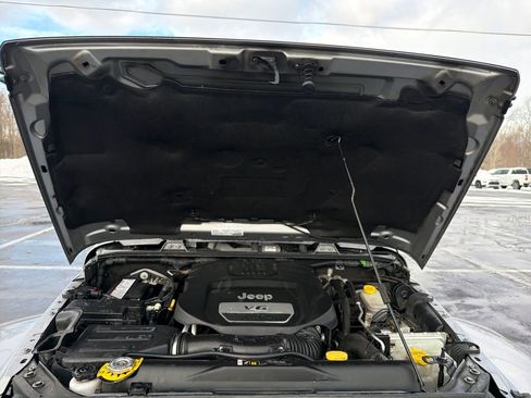 Used 2017 Jeep Wrangler Unlimited Sahara image 26