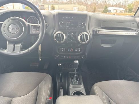 Used 2017 Jeep Wrangler Unlimited Sahara w/ Max Tow Package image 18