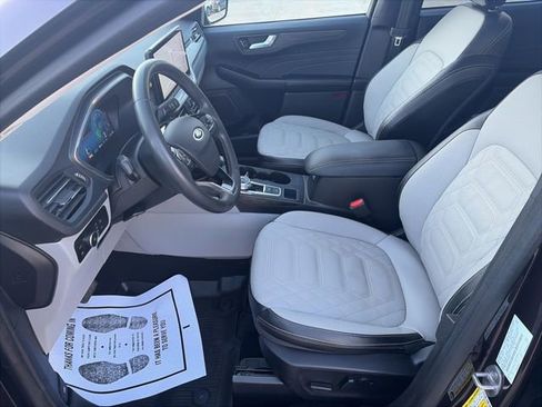 Used 2023 Ford Escape SE w/ PHEV Premium Package image 13