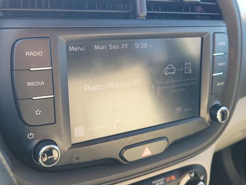 Used 2023 Kia Soul LX image 26