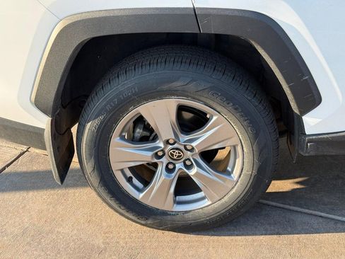 Used 2023 Toyota RAV4 XLE w/ Convenience Package image 7