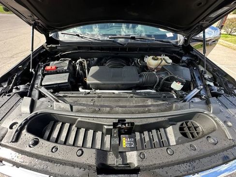 Used 2023 Chevrolet Suburban Premier RWD image 31