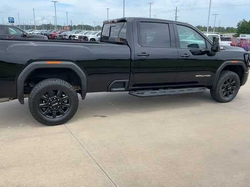 Used 2024 GMC Sierra 2500 AT4 w/ AT4 Preferred Package AWD/4WD image 7
