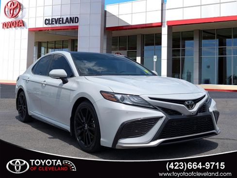 Used 2022 Toyota Camry XSE w/ Navigation Package FWD image 1