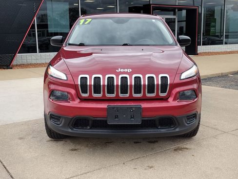 Used 2017 Jeep Cherokee Sport w/ Cold Weather Group AWD/4WD image 10