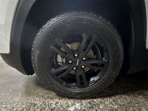 Used 2023 GMC Terrain AT4 w/ Tech Package image 10