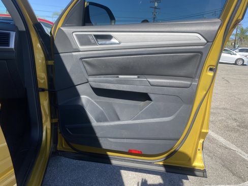 Used 2018 Volkswagen Atlas SE image 28