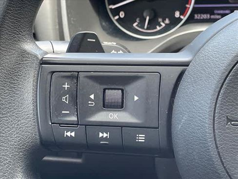 Used 2024 Nissan Rogue SV FWD image 23