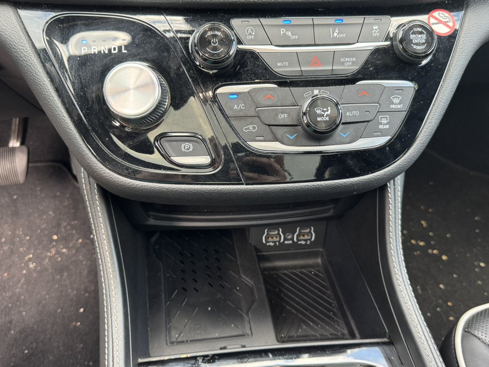 Used 2025 Chrysler Pacifica Limited FWD image 31