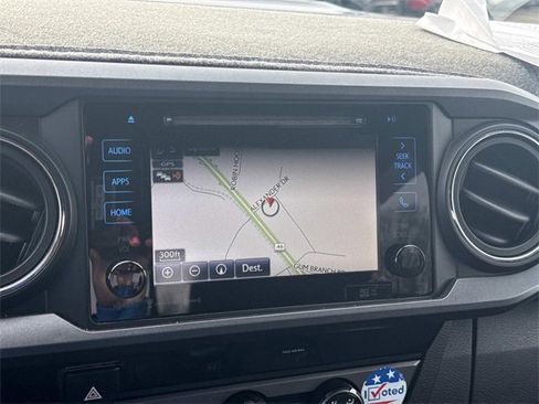 Used 2018 Toyota Tacoma TRD Sport image 36