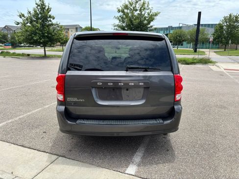 Used 2018 Dodge Grand Caravan SXT w/ Blacktop Package FWD image 6