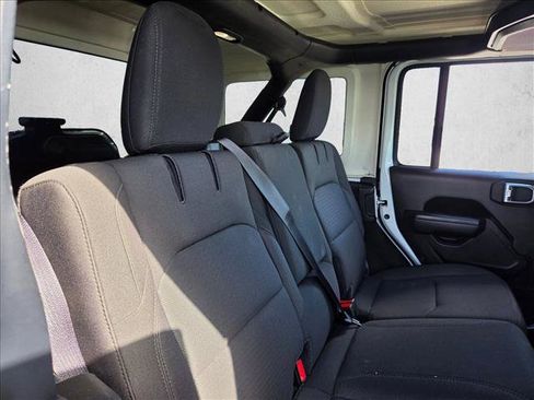 Used 2023 Jeep Wrangler Unlimited AWD/4WD image 16