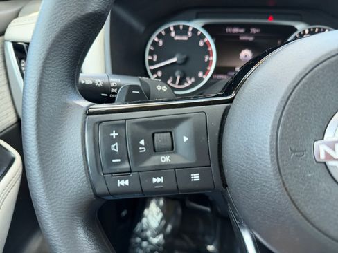 Used 2023 Nissan Rogue SV FWD image 23