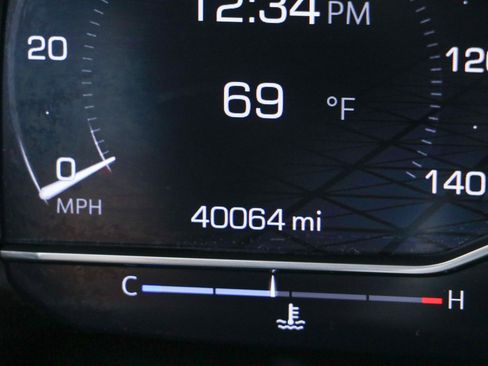 Used 2024 GMC Yukon AT4 AWD/4WD image 17
