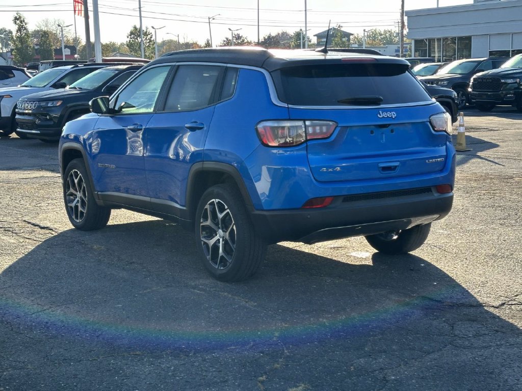 Used 2024 Jeep Compass Limited w/ Sun and Sound Group AWD/4WD image 6