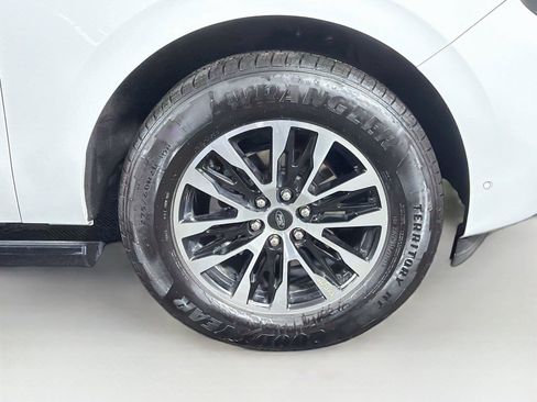Used 2025 Ford Expedition Max Platinum AWD/4WD image 37